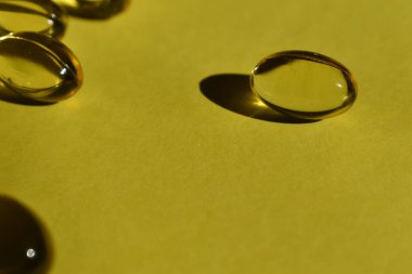 Balık yağı kapsülü, jelatinli kabuklu omega 3.