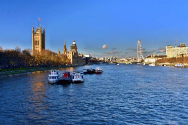 Thames Nehri, Westminster ve İngiltere 'nin Londra şehri manzarası