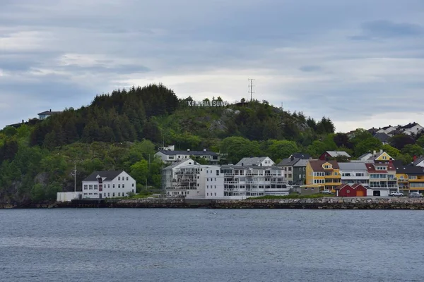 Kristiansund市和挪威海洋 — 图库照片