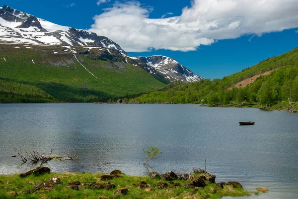 Norveç Teki Innerdalen Vadisi Nde Göl — Stok fotoğraf