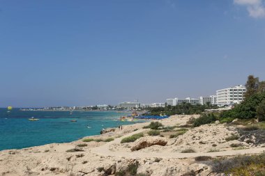 Kıbrıs Rum Kesimi 'nin Ayia Napa kentindeki Pantachou plajının güzel manzarası