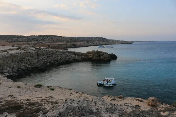 Der Nationalpark Von Cape Greco Zyperns Blaue Lagune Boote Sonnenuntergang — Stockfoto