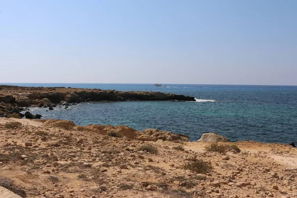 Ulusal Cape Greco Parkı Kıbrıs Mavi Göl Tekneler Gün Batımı — Stok fotoğraf