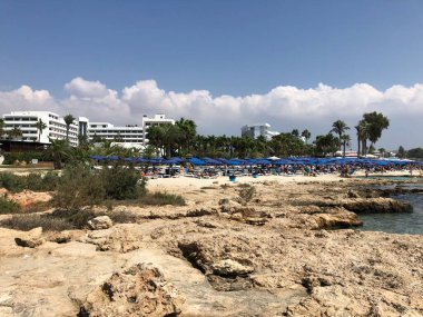 Cyprus Nissi plajı. Akdeniz