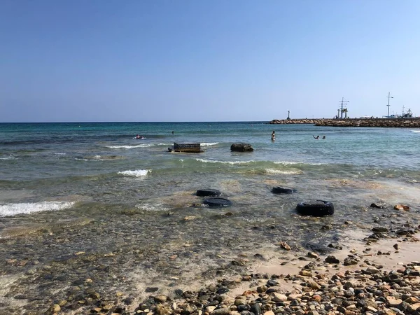 Akdeniz 'de. Kıbrıs Protaraları. gemiler