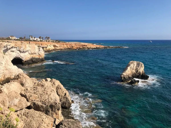 Cyprus Een Rotsachtig Strand Van Middellandse Zee — Stockfoto