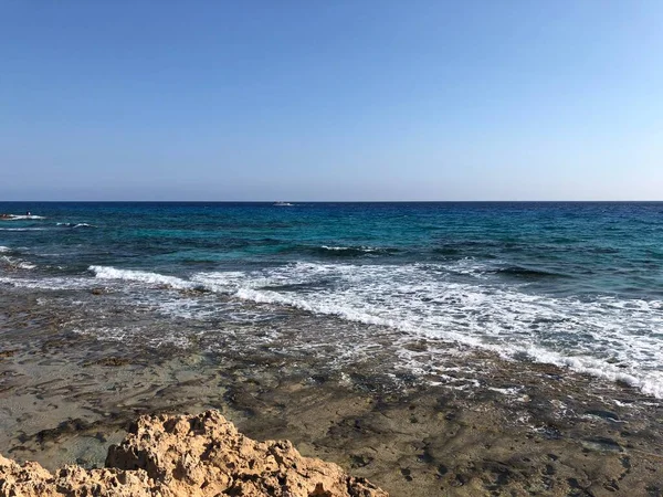 Mittelmeer Zypern Protaras Ayia Napa Wellen Auf Dem Meer Sommertag — Stockfoto