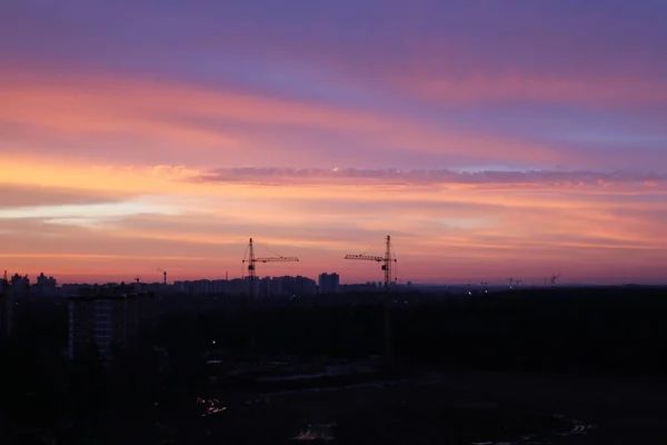 Purpurrote Morgendämmerung Der Stadt — Stockfoto