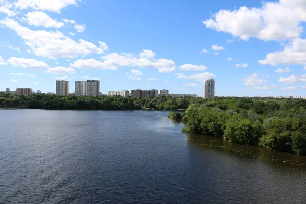 Río Moscú Vista Del Parque Tushino Imágenes De Stock Sin Royalties Gratis