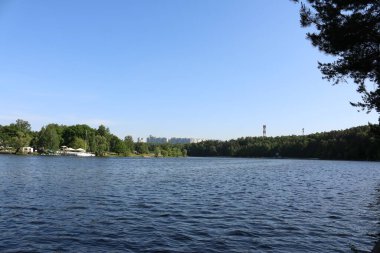 Moskova nehri manzarası yaz günü