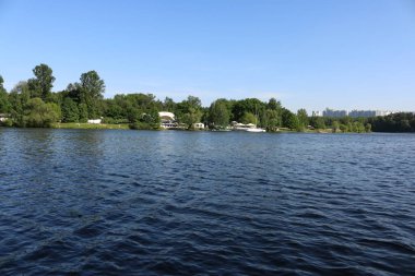 Moskova nehri manzarası yaz günü