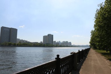 Moskova nehri manzarası yaz günü