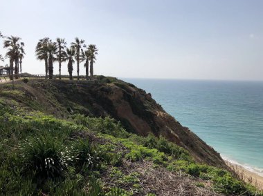 Akdeniz 'in panoramik manzarası ve İsrail' deki uçurum