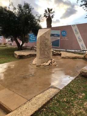 Yağmurdan sonra Tel Aviv 'in sokakları ve rıhtımı