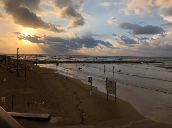 Tel aviv Akdeniz sörfü