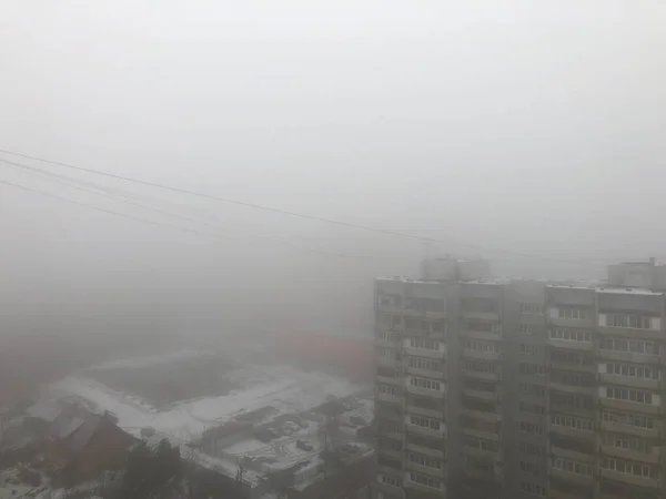 Niebla Ciudad Por Mañana Vista Desde Ventana —  Fotos de Stock
