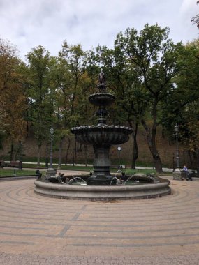 Sonbahar Parkı vladimirskaya gorka kiev çeşmesi