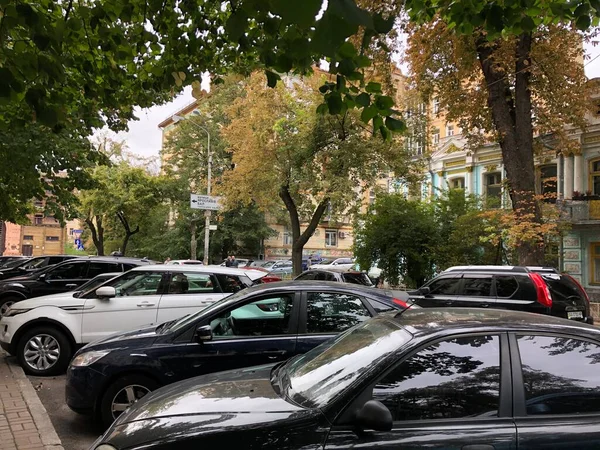 Ukraine Kiew Straßen Herbst Gelbe Bäume Autos — Stockfoto