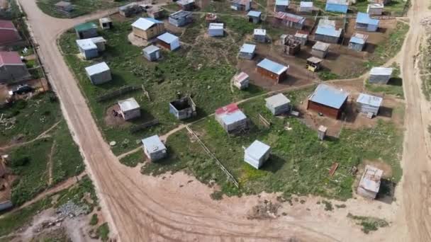 Вид с воздуха на трущобы в Южной Африке — стоковое видео
