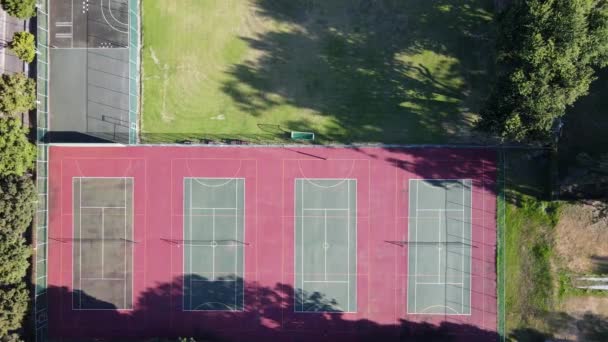 Vista aérea de las pistas de tenis vistas desde el cielo — Vídeos de Stock