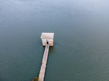 Yüksek açı görünümlü balıkçı köprüsü