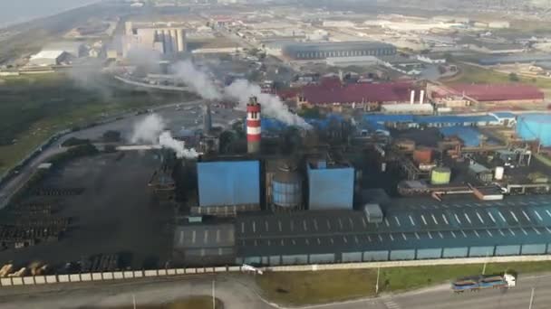 Time lapse of smog coming out of factory — Stock Video