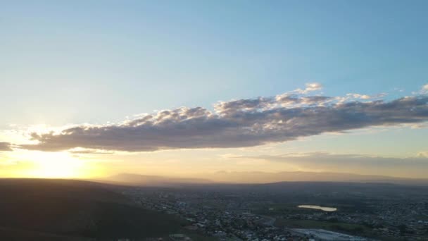 Lapso de tempo de nuvens durante o pôr do sol — Vídeo de Stock