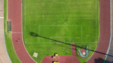 İHA 'nın pist ve alan üzerinde uçuşu görüntüsü