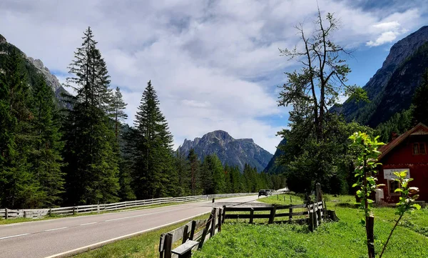 Monte Piano Drodze Stanowej Alemagna Która Prowadzi Miejscowości Dobbiaco Cortina — Zdjęcie stockowe