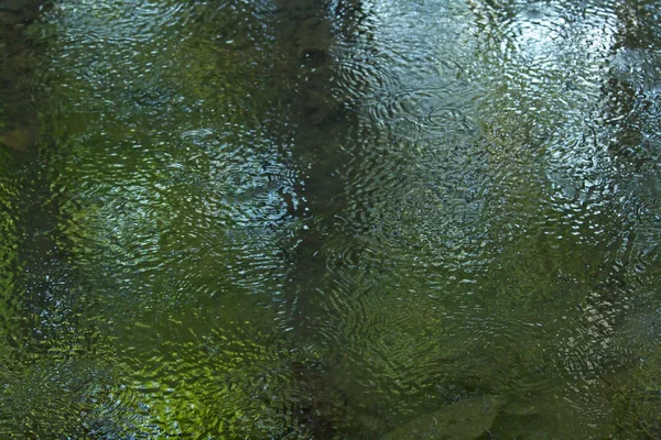 水の上の抽象的な光の効果 — ストック写真