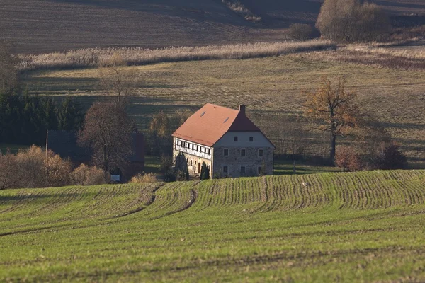 Hermoso pueblo en polen — Foto de Stock