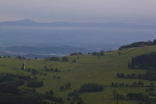 Vista desde el pico Okole en las montañas Kaczwskie en Polonia —  Fotos de Stock