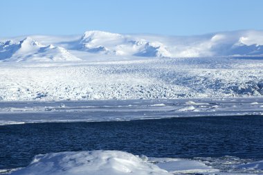 Buzul lagün Vatnajokull adlı Jokulsarlon