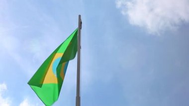 Brezilya ulusal bayrak bayrak direği üzerinde
