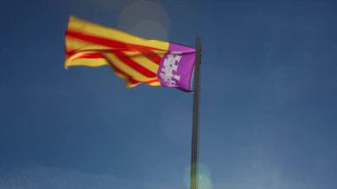 Mayorka ulusal bayrak bayrak direği üzerinde