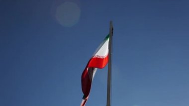 Iran ulusal bayrak bayrak direği üzerinde