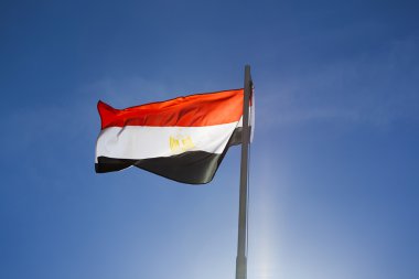 Mısır ulusal bayrak bayrak direği üzerinde