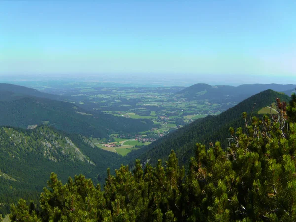 夏のドイツ バイエルンの山Aipplspitzへの山のツアー — ストック写真