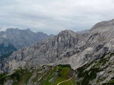 Garmisch-Partenkirchen, Bavyera, Almanya 'da Ferrata Dağı üzerinden Alpspitze 