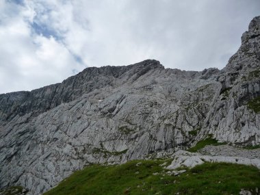 Garmisch-Partenkirchen, Bavyera, Almanya 'da Ferrata Dağı üzerinden Alpspitze 
