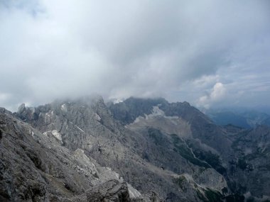 Ferrata Dağı üzerinden Alpspitze Kötü hava koşulları ile, Bavyera, Almanya