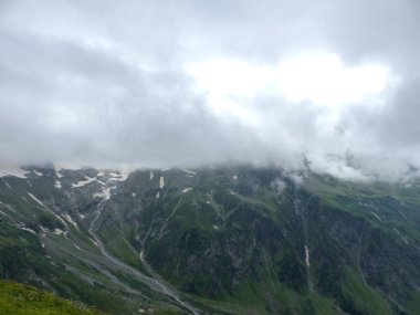Berlin yüksek yolu, Zillertal Alpler Tyrol, Avusturya 'da kötü hava koşullarıyla