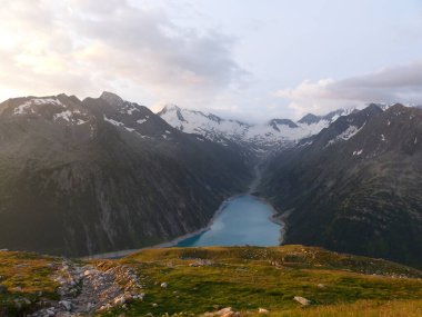 Schlegeisspeicher rezervuarı, Olperer kulübesi, Berlin yüksek yolunda, Zillertal Alpler, Tyrol, Avusturya