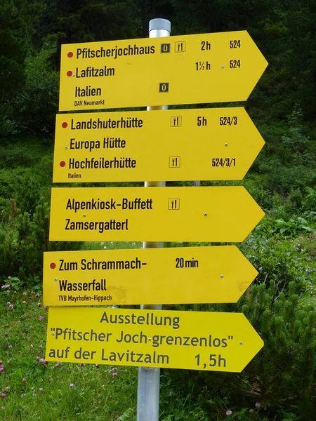 Sign Post Berlin High Path Zillertal Alpok Tirolban Ausztria — Stock Fotó