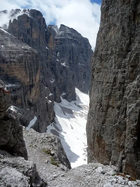 Bocchette Mountain Tour Brenta Dolomites Italy Summer Mertime — 图库照片