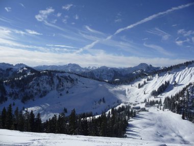 Brecherspitze dağının rüzgarlı dağ manzarası, Bavyera, Almanya