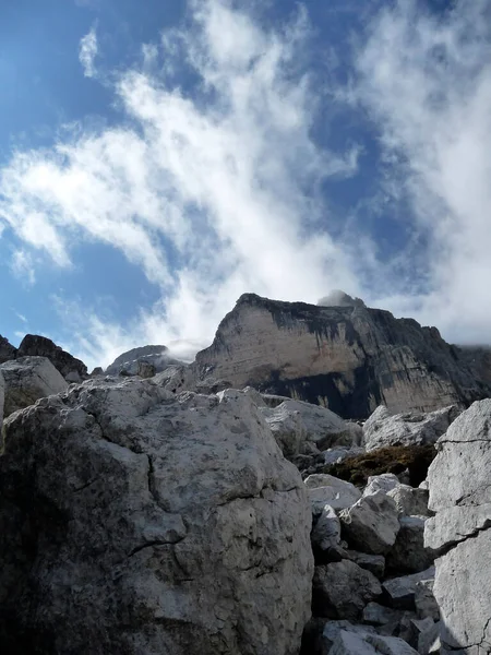 Bocchette Mountain Tour Brenta Dolomites Italy Summer Mertime — 图库照片