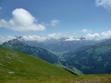 Ammergau Alpleri 'nde dağ yürüyüşü, Tyrol, Avusturya