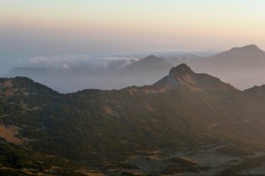 Krottenkopf dağında gün batımı, Estergebirge, Bavyera, Almanya