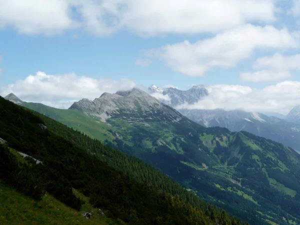 Turystyka Górska Przez Alpy Ammergau Tyrol Austria — Zdjęcie stockowe